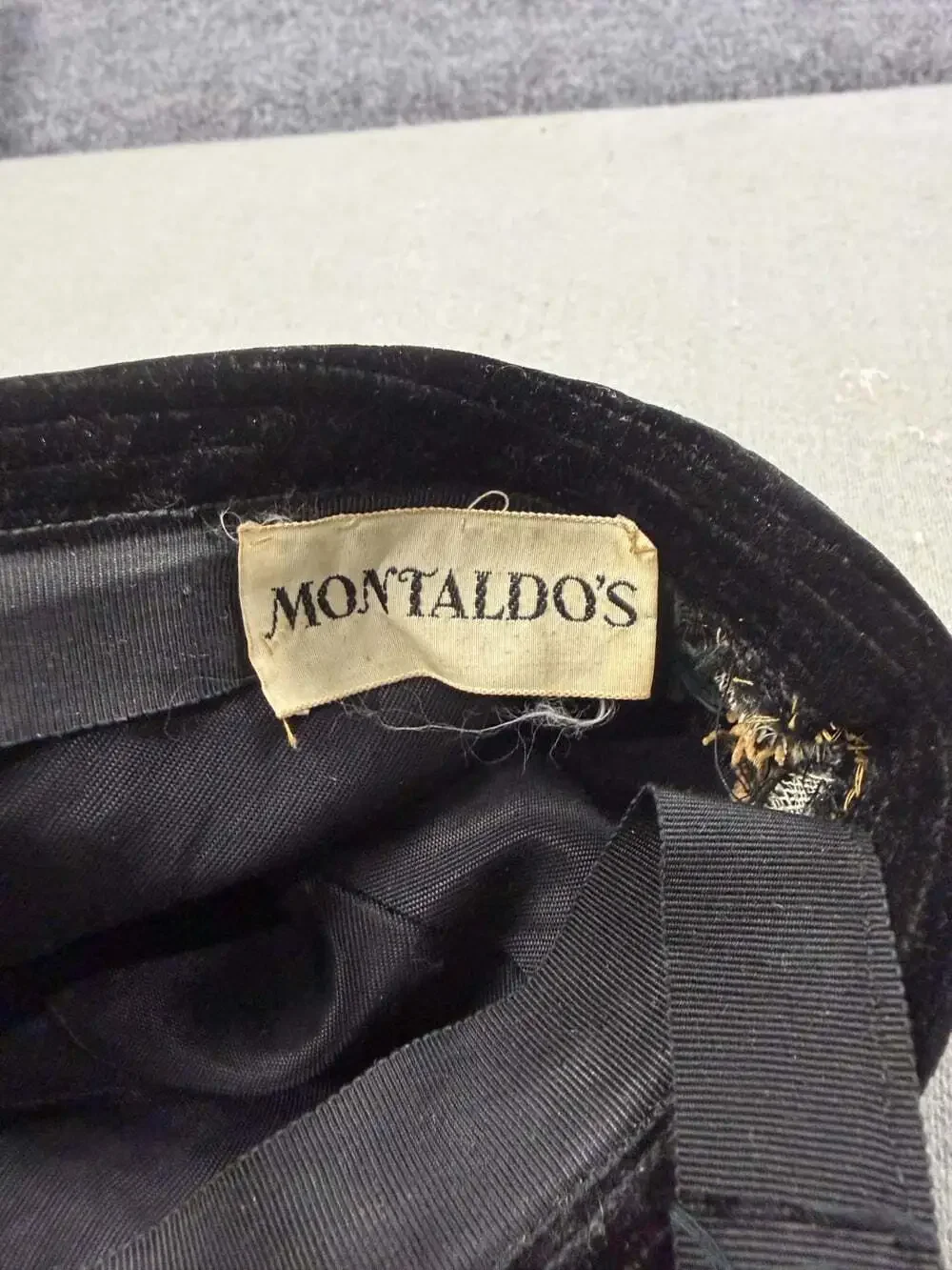 1960s Montaldo's Black Velvet Cloche Bucket Hat Vintage